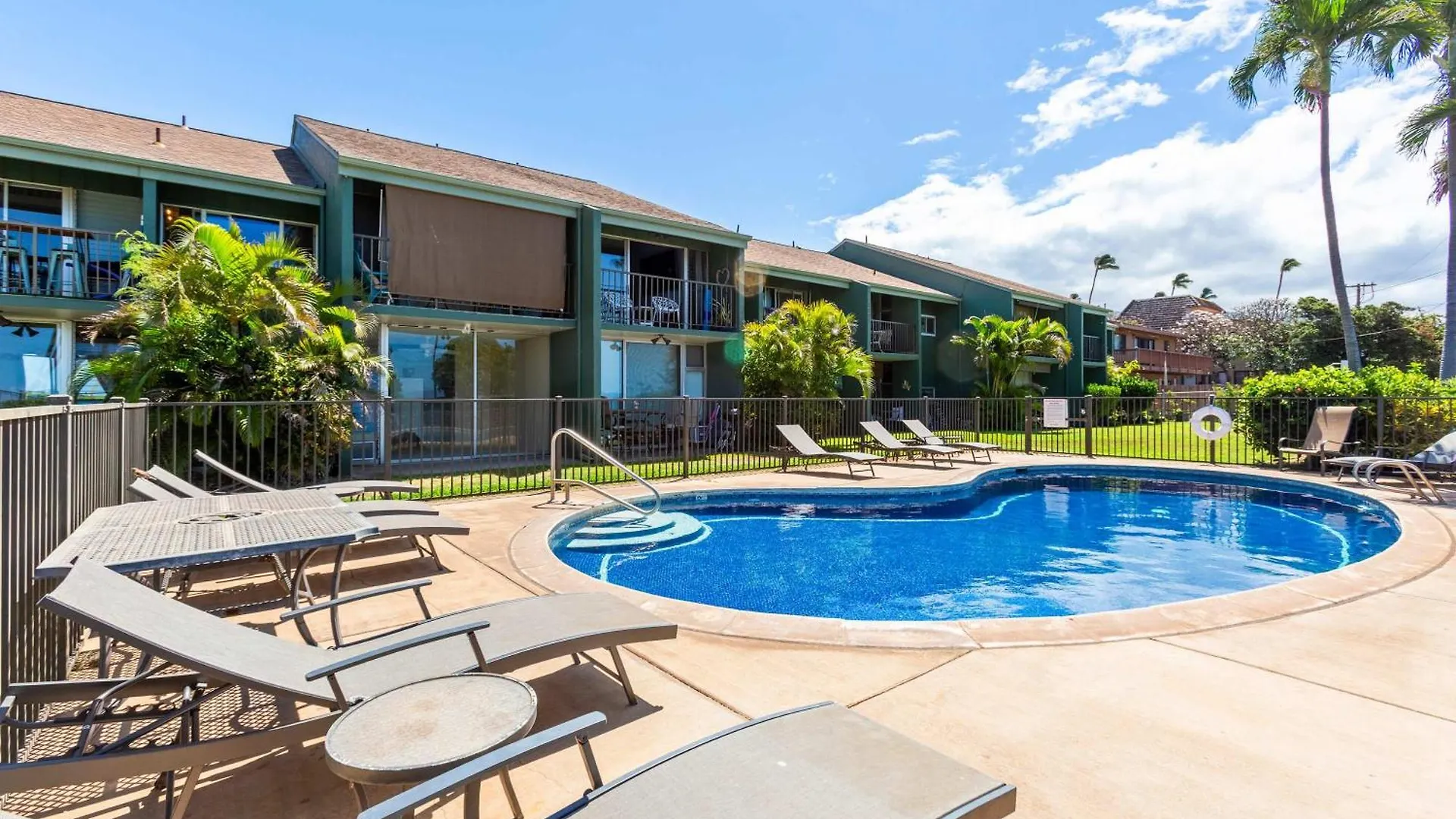 Bright Kihei Condo Across From Beach Pool Ac Sleeps 4